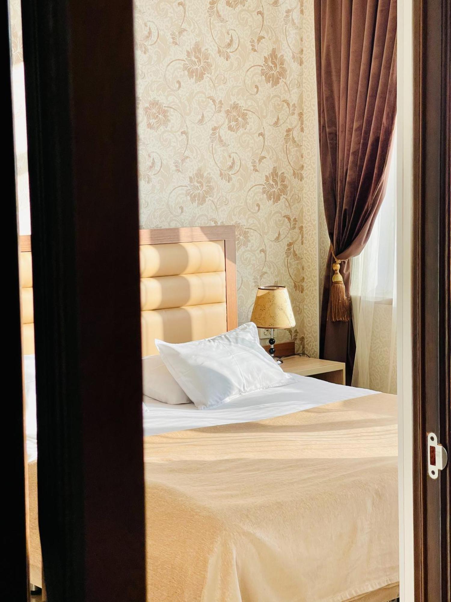 Dostyk Hotel Kizilorda Kültér fotó