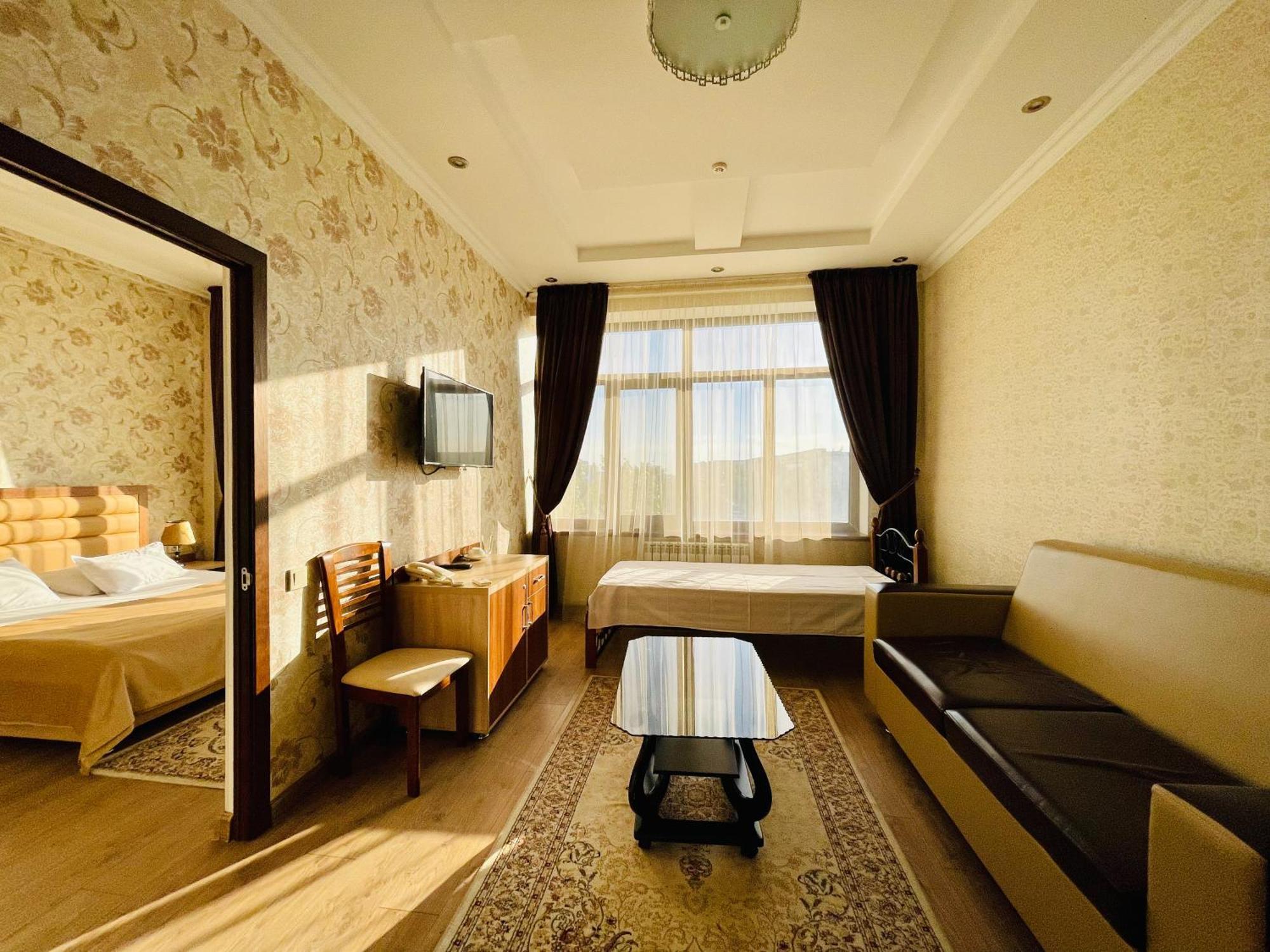 Dostyk Hotel Kizilorda Kültér fotó